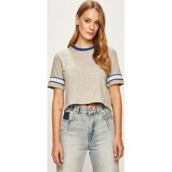 Calvin Klein Jeans - T-shirt. Szare bluzki damskie Calvin Klein Jeans, s, z aplikacjami, z bawełny, casualowe, z okrągłym kołnierzem, z krótkim rękawem. W wyprzedaży za 119,90 zł.