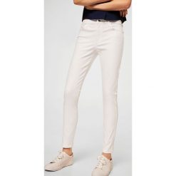 Mango - Jeansy Elektra. Białe jeansy damskie skinny marki Mango, z elastanu. W wyprzedaży za 69,90 zł.