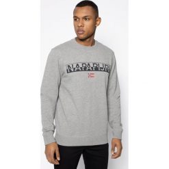 Bluza Napapijri Baras NP0A4E5G. Szare bluzy męskie Napapijri, m, bez wzorów, bez kołnierzyka, bez rękawów, bez kaptura. W wyprzedaży za 189,00 zł.