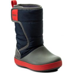 Śniegowce CROCS - Lodgepoint Snow Boot K 204660 Navy/Slate Grey. Szare buty chłopięce zimowe marki Crocs, na rzepy. W wyprzedaży za 179,00 zł.