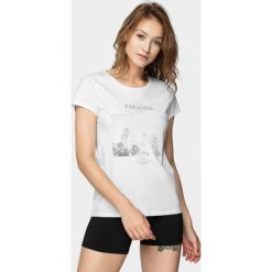 T-shirt damski TSD604 - biały - Outhorn. Białe koszulki damskie Outhorn, na imprezę, bez wzorów, bez kołnierzyka, bez rękawów. W wyprzedaży za 19,99 zł.