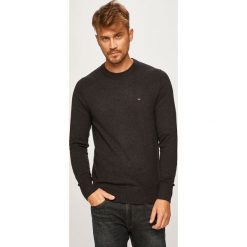 Tommy Hilfiger - Sweter. Szare swetry męskie TOMMY HILFIGER, s, bez wzorów, z bawełny, z okrągłym kołnierzem, bez kaptura. Za 429,90 zł.