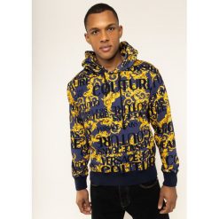 Bluza Versace Jeans Couture B7GVA7F3. Bluzy męskie Versace Jeans Couture, m, bez wzorów, z bawełny, bez kołnierzyka, bez rękawów, bez kaptura. W wyprzedaży za 1049,00 zł.