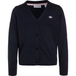 Lacoste CARDIGAN Kardigan marine. Niebieskie kardigany damskie Lacoste, z bawełny. Za 319,00 zł.