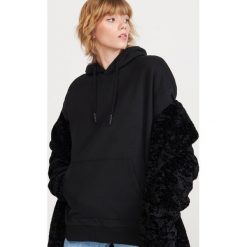 Bluza z kapturem - Czarny. Czarne bluzy damskie Reserved, s, bez wzorów, bez rękawów, z kapturem. Za 99,99 zł.