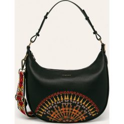 Desigual - Torebka. Czarne listonoszki damskie Desigual, w paski, z poliesteru, z aplikacjami. Za 349,90 zł.