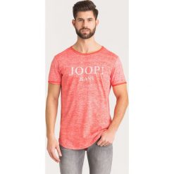 T-SHIRT THORSTEN Joop! Jeans. Czerwone t-shirty męskie JOOP! Jeans, s, z nadrukiem, z bawełny, z okrągłym kołnierzem. Za 195,30 zł.