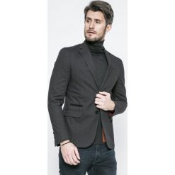 Marciano Guess - Marynarka. Szare garnitury męskie marki MARCIANO GUESS, z aplikacjami, z elastanu, klasyczne. W wyprzedaży za 379,90 zł.