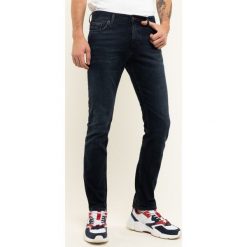 Jeansy Slim Fit TOMMY HILFIGER Layton Str Burke MA0MW12544. Niebieskie jeansy męskie TOMMY HILFIGER, m, bez wzorów. W wyprzedaży za 319,00 zł.