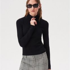 Sweter z rozpinanym golfem - Czarny. Czarne swetry damskie Sinsay, s, bez wzorów, bez rękawów. Za 49,99 zł.