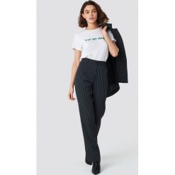 Spodnie damskie: Emilie Briting x NA-KD Spodnie w prążki - Black