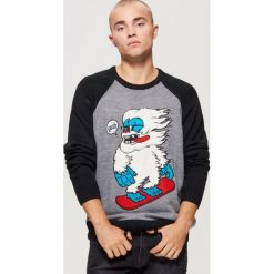Sweter z raglanowymi rękawami - Czarny. Czarne swetry klasyczne męskie marki Cropp, s. W wyprzedaży za 29,99 zł.