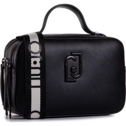 Torebka LIU JO - M Camera Case AF0076 E0141 Nero 22222. Czarne torebki klasyczne damskie Liu Jo, bez wzorów, ze skóry ekologicznej, klasyczne, bez dodatków. Za 519,00 zł.