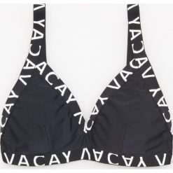 Stroje dwuczęściowe damskie: Góra od bikini z ozdobną taśmą – Czarny