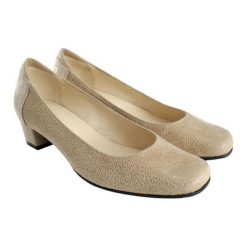 Buty ślubne damskie: Skórzane czółenka w kolorze beżowym