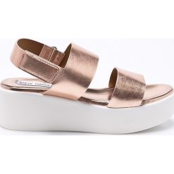 Steve Madden - Sandały Rachel. Różowe klapki damskie Steve Madden, bez wzorów, ze skóry, bez obcasa, na obcasie. W wyprzedaży za 219,90 zł.