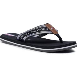 Japonki TOMMY HILFIGER - Logo Tape Beach Sandal FM0FM02875 Black BDS. Czarne klapki męskie TOMMY HILFIGER, bez wzorów, ze skóry. Za 159,00 zł.