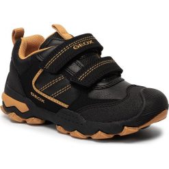 Sneakersy GEOX - J Buller B.D J949VD 054FU C9241 S Black/Dk Yellow. Czarne trampki chłopięce Geox, bez wzorów, ze skóry ekologicznej, na rzepy. Za 259,00 zł.