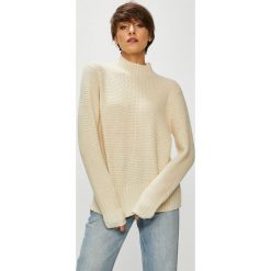 Pieces - Sweter Enna. Białe swetry damskie Pieces, s, bez wzorów, z elastanu, z krótkim rękawem, krótkie, bez kaptura. W wyprzedaży za 79,90 zł.
