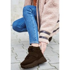Brązowe Traperki Loyola. Pomarańczowe buty sportowe damskie Born2be, z futra, sportowe. Za 119,99 zł.