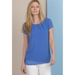Bluzka z łezką. Bluzki damskie Monnari, bez wzorów, eleganckie, bez kołnierzyka. Za 69,50 zł.