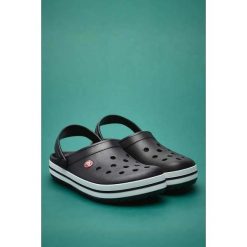 Crocs 11016-001 Black, chodaki. Czarne klapki damskie Crocs, bez wzorów, bez obcasa. Za 149,00 zł.
