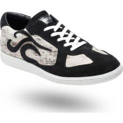 Skórzane sneakersy Just Cavalli z efektem suchego pędzla. Żółte sneakersy męskie Just Cavalli, na sznurówki. Za 589,50 zł.