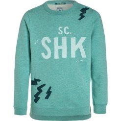 Scotch Shrunk CREW NECK WITH ARTWORK Bluza seafoam melange. Zielone bluzy chłopięce marki Scotch Shrunk, z bawełny. W wyprzedaży za 207,20 zł.