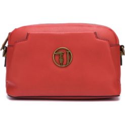 Trussardi Jeans Rabarbaro Cross body bag Czerwony. Czerwone torebki klasyczne damskie w paski, z jeansu. Za 524,95 zł.