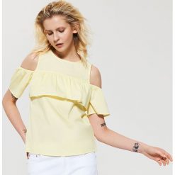 Bluzki, topy, tuniki: Top cold shoulder – Żółty