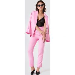 NA-KD Classic Spodnie garniturowe - Pink. Różowe spodnie damskie NA-KD Classic. W wyprzedaży za 60,97 zł.