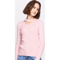 Różowy Sweter Moon River. Czarne swetry klasyczne damskie marki Mohito, l, z chokerem. Za 39,99 zł.