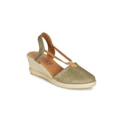 Sandały Casual Attitude JALAYIBE. Zielone espadryle damskie Casual Attitude, bez wzorów, casualowe, bez obcasa, bez zapięcia. Za 126,70 zł.