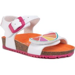 Sandały AGATHA RUIZ DE LA PRADA - 202988 M B-Blanco. Białe sandały dziewczęce Agatha Ruiz de la Prada, ze skóry ekologicznej, bez zapięcia. W wyprzedaży za 139,00 zł.