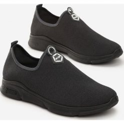 Szare Buty Sportowe Crusher. Szare buty sportowe męskie Born2be, bez zapięcia. Za 69,99 zł.