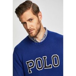 Polo Ralph Lauren - Sweter. Niebieskie swetry męskie Polo Ralph Lauren, xl, bez wzorów, z bawełny, z okrągłym kołnierzem, bez kaptura. W wyprzedaży za 449,90 zł.