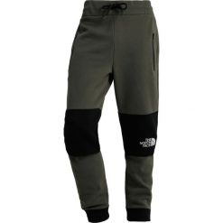 The North Face HIMALAYAN PANT Spodnie treningowe new taupe green. Szare spodnie dresowe męskie marki The North Face, l, z materiału, z kapturem. Za 349,00 zł.