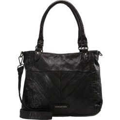 FREDsBRUDER SHAPE CENTURY Torebka black. Czarne torebki klasyczne damskie marki FREDsBRUDER. Za 749,00 zł.