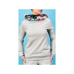 Bluza z kominem i kapturem tęczowe kwiaty. Czarne bluzy damskie Awu, s, z haftami, z dzianiny, bez rękawów. Za 219,00 zł.