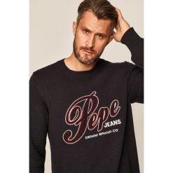 Pepe Jeans - Sweter Gabriel. Szare swetry męskie Pepe Jeans, xl, z aplikacjami, z bawełny, z okrągłym kołnierzem, bez kaptura. W wyprzedaży za 199,90 zł.