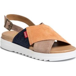 Sandały LEVI'S - Persia 227813-1709-75 Light Orange. Pomarańczowe klapki damskie bez wzorów, z zamszu, bez obcasa. W wyprzedaży za 219,00 zł.