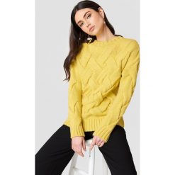 Swetry klasyczne damskie: MANGO Sweter ze splotem – Yellow
