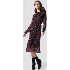 Moves Sukienka Ulysia - Black. Czarne sukienki na komunię marki Moves, z dekoltem na plecach, midi. Za 303,95 zł.