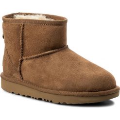 Buty UGG - Classic Mini II 1017715K K/Che. Pomarańczowe śniegowce dziewczęce Ugg. W wyprzedaży za 389,00 zł.