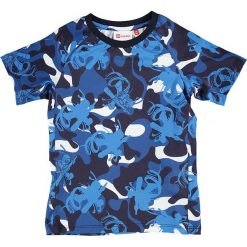 Koszulka "Tiger 104" w kolorze niebieskim. Niebieskie t-shirty chłopięce LEGO Wear, moro, z bawełny, bez rękawów. W wyprzedaży za 59,95 zł.