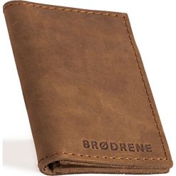 Skórzany cienki portfel slim wallet BRODRENE SW03 jasnobrązowy - j. brązowy. Pomarańczowe portfele męskie Brødrene, bez wzorów, ze skóry. Za 79,99 zł.