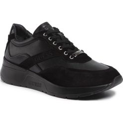 Sneakersy GUESS - Marcus FM8MAR LEA12 BLACK. Czarne sneakersy męskie Guess, bez zapięcia. Za 649,00 zł.