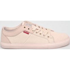 Levi's - Buty Woods. Różowe buty sportowe damskie Levi's®, bez wzorów, z gumy, sportowe. W wyprzedaży za 179,90 zł.