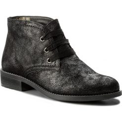 Botki TAMARIS - 1-25141-39 Black Metallic 033. Czarne botki damskie marki Tamaris, z zamszu. W wyprzedaży za 159,00 zł.