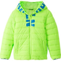 Kurtka ocieplana bonprix zielony. Zielone kurtki chłopięce bonprix, z nadrukiem. Za 124,99 zł.